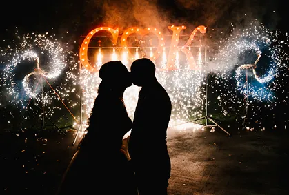 Свадебный фейерверк: Буквы, огнепад и вертушки